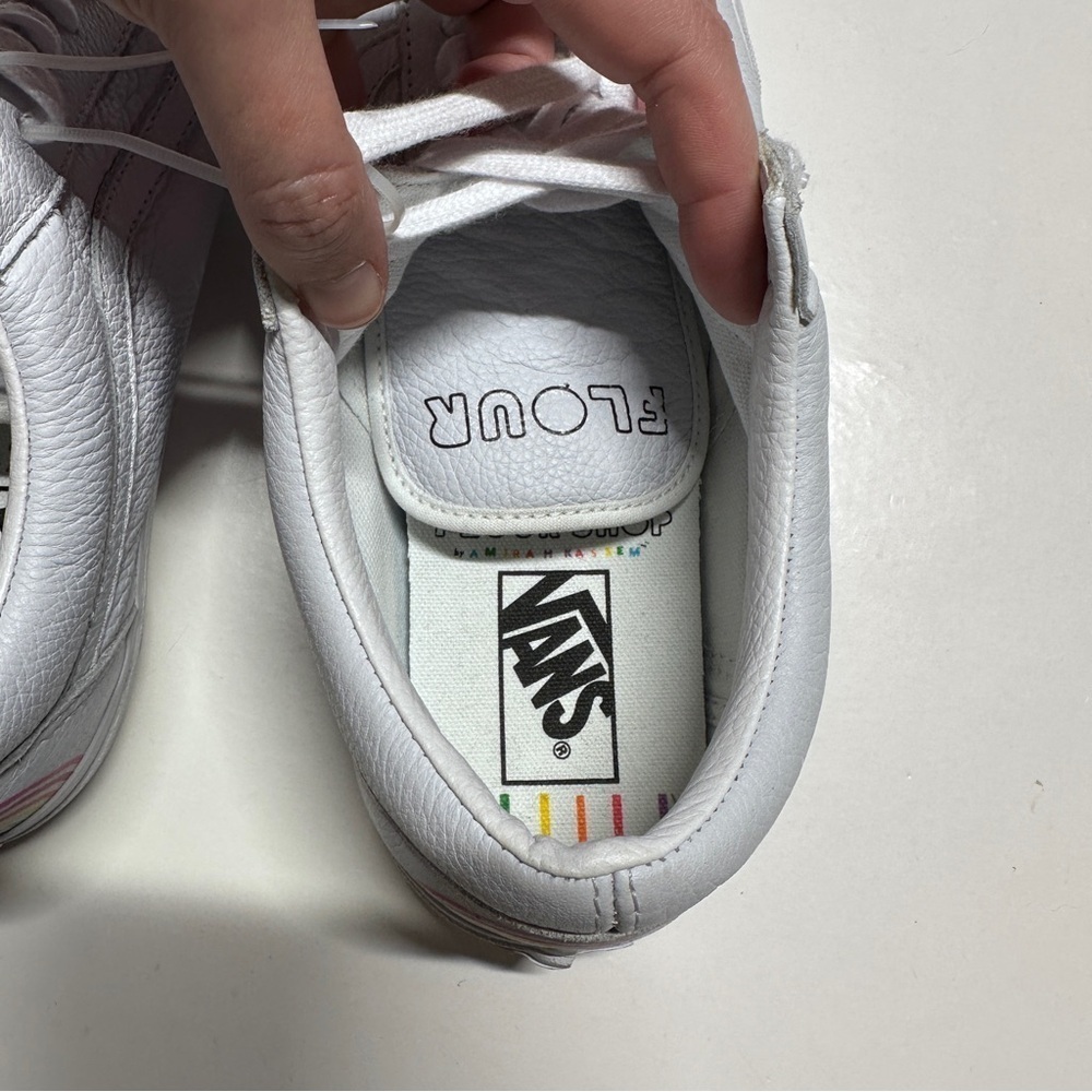 NEW* Vans x Flour Shop Collab Rainbow White Skater Sneakers Old Skool Men’s 10.5 - Picture 10 of 13